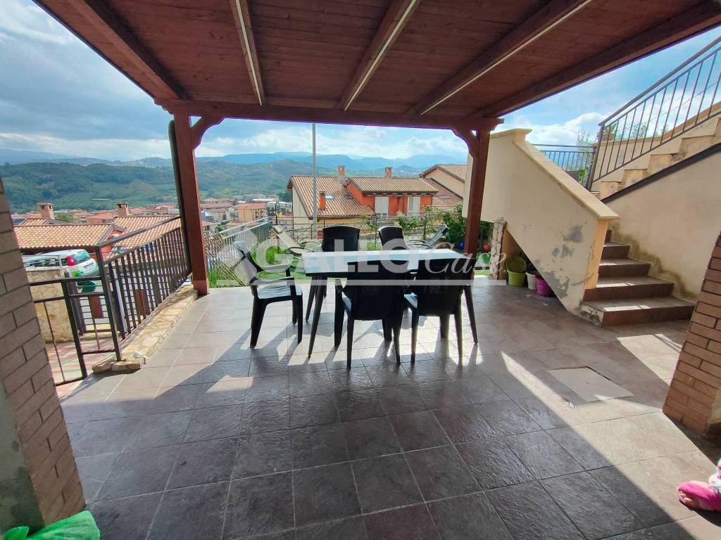 Villa a Castrolibero in Via Papa Giovanni XXIII - Foto 2