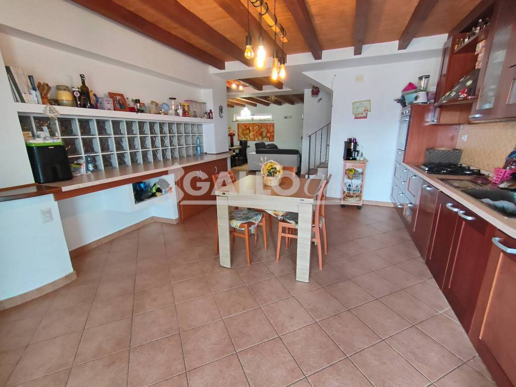 Villa a Castrolibero in Via Papa Giovanni XXIII - Foto 3