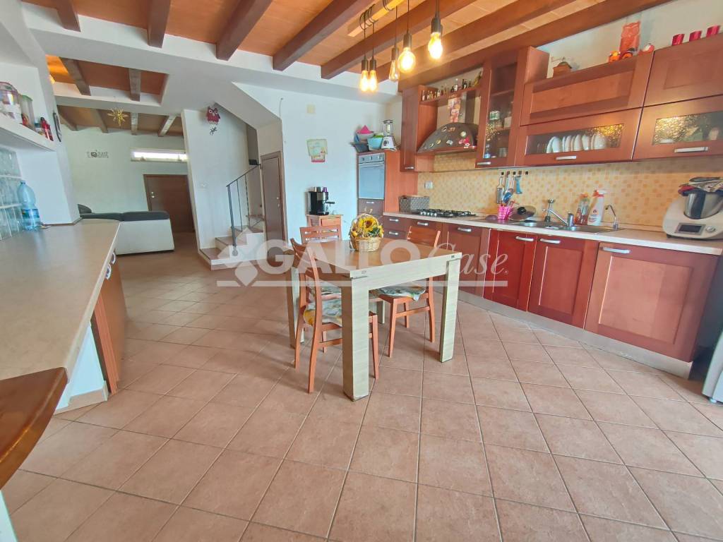 Villa a Castrolibero in Via Papa Giovanni XXIII - Foto 4