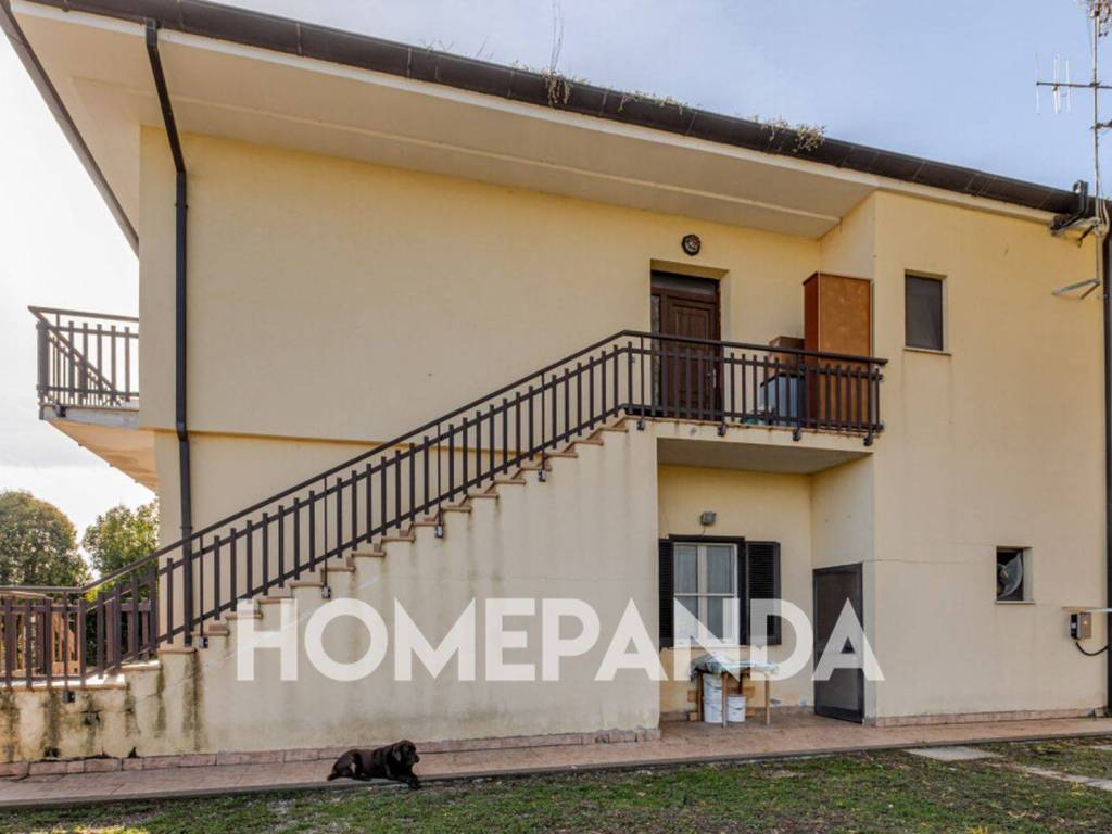 Casa indipendente a Cisterna di latina in Via Fiorello La Guardia - Foto 3