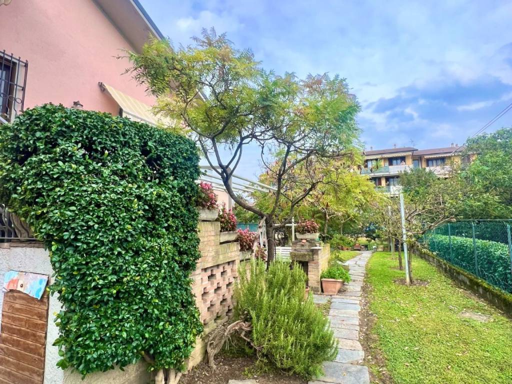 Villa a Cornegliano laudense in Via Giuseppe Parini, 17 - Foto 3