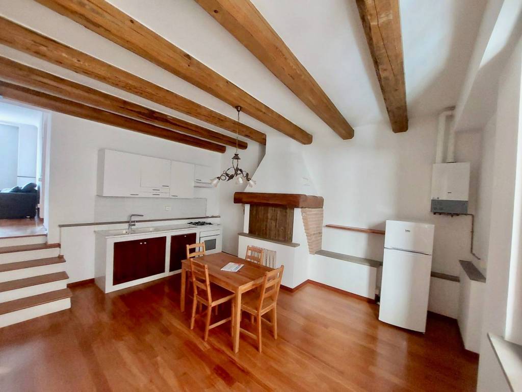 Appartamento a Fabriano in PIAZZA DEL COMUNE, 27 - Foto 5