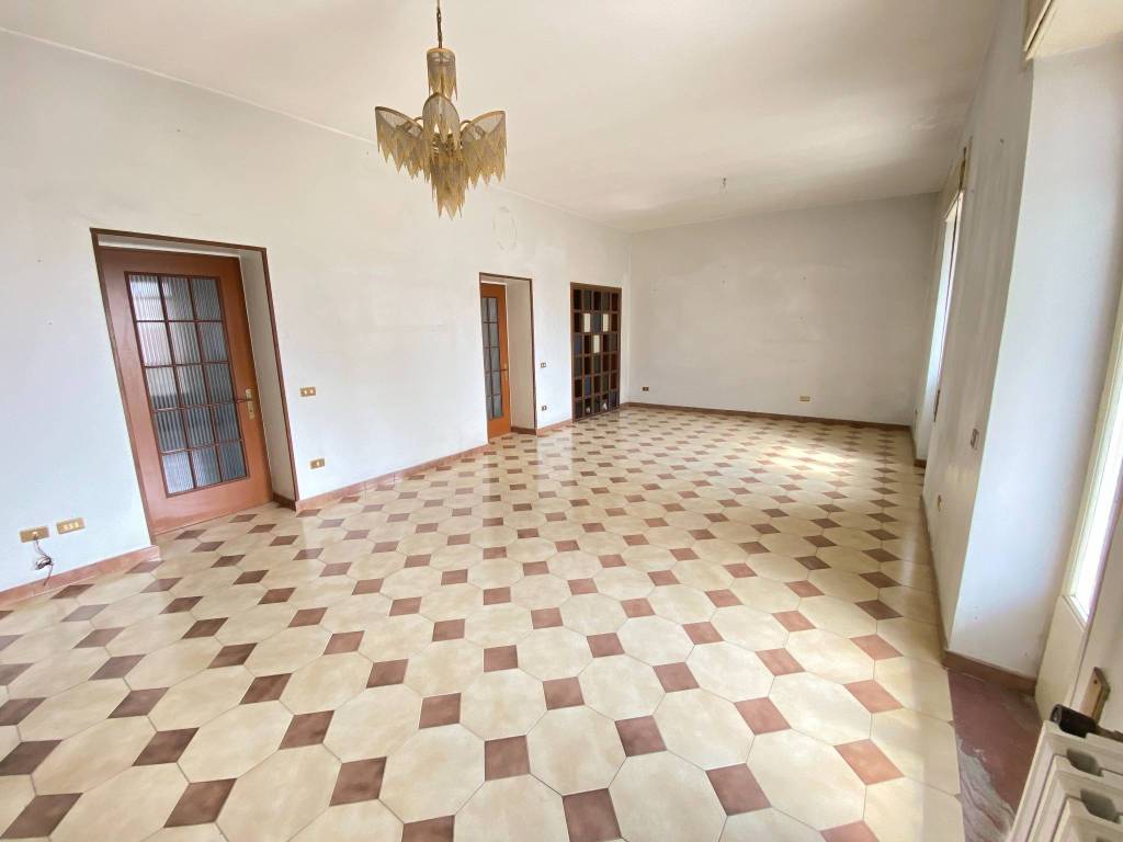 Appartamento a Santa maria capua vetere in Via Merano - Foto 4