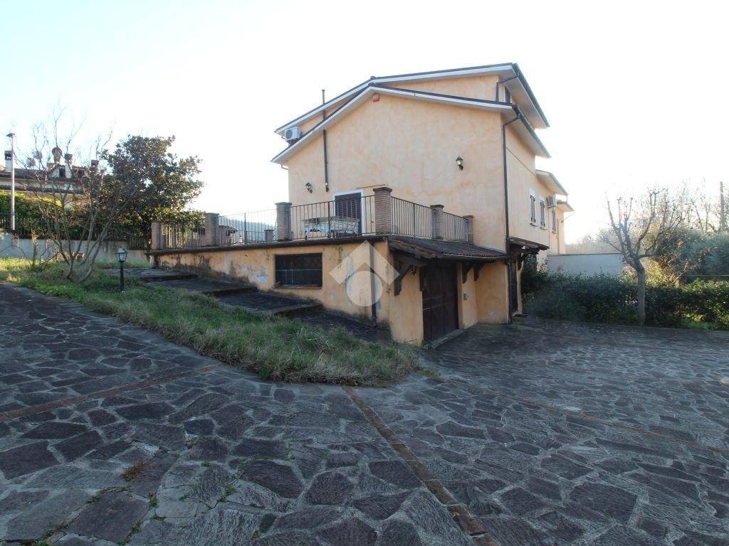 Villa a Castelnuovo di farfa in Via sant'anna, 1 - Foto 2
