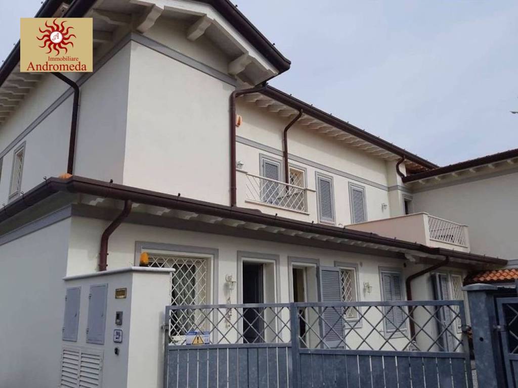 Appartamento a Forte dei marmi in Via Trento - Foto 2