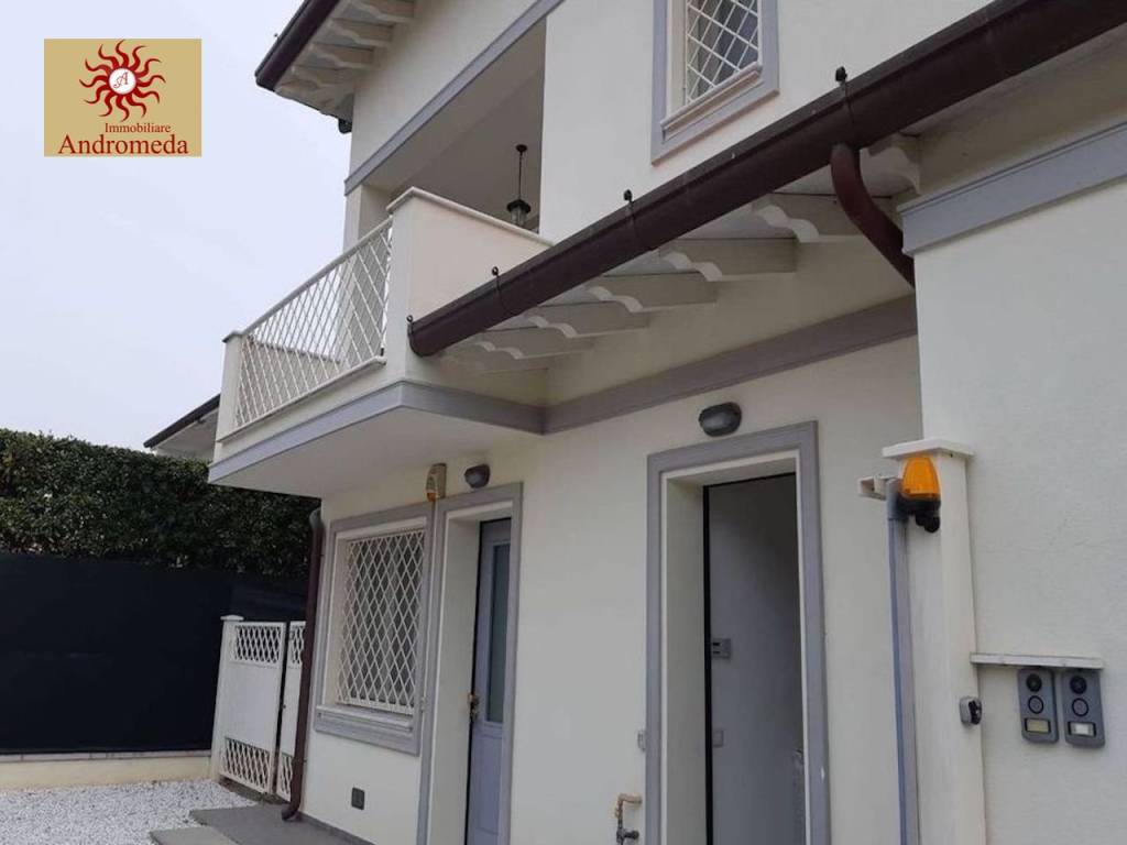 Appartamento a Forte dei marmi in Via Trento - Foto 3