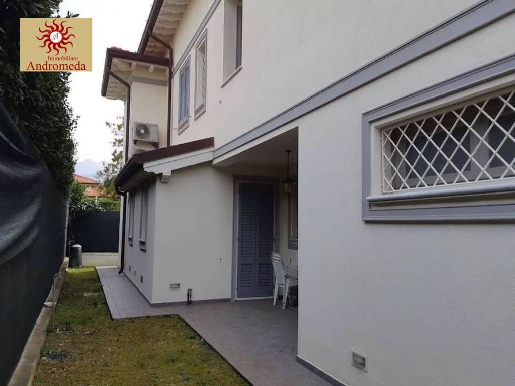 Appartamento a Forte dei marmi in Via Trento - Foto 4
