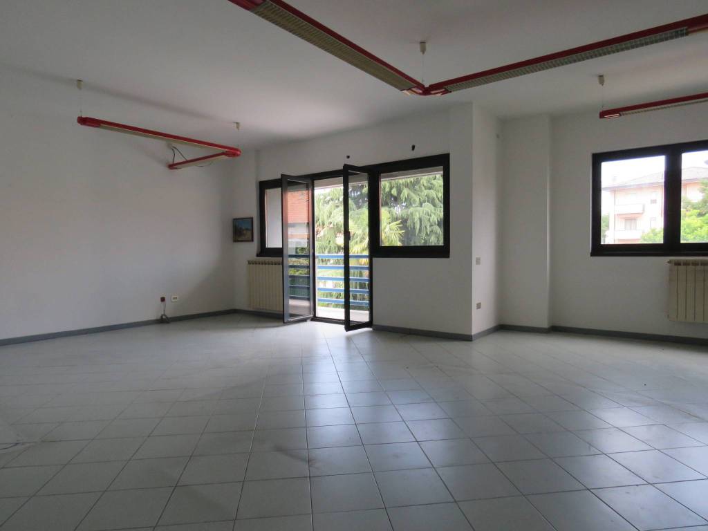 Immobile a Merate in Via Statale D. Lago di Como e D. Spluga, 11 - Foto 4