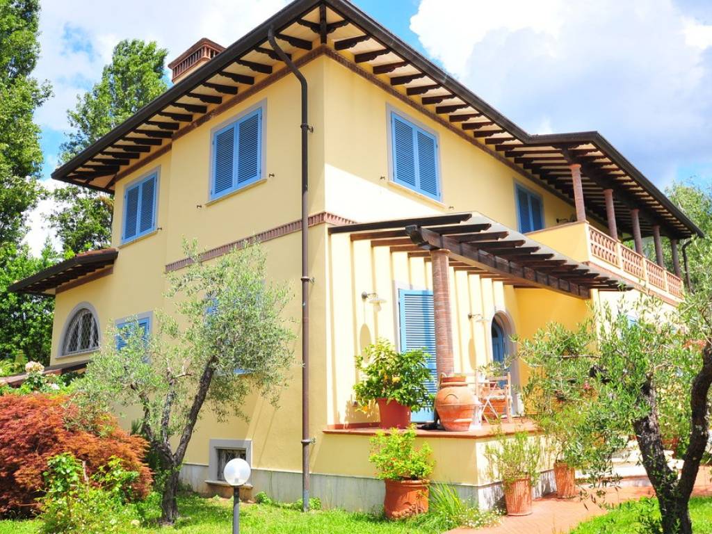 Villa a Pietrasanta in Via Antonio Rosmini, 15 - Foto 2