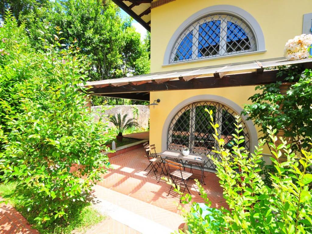 Villa a Pietrasanta in Via Antonio Rosmini, 15 - Foto 5