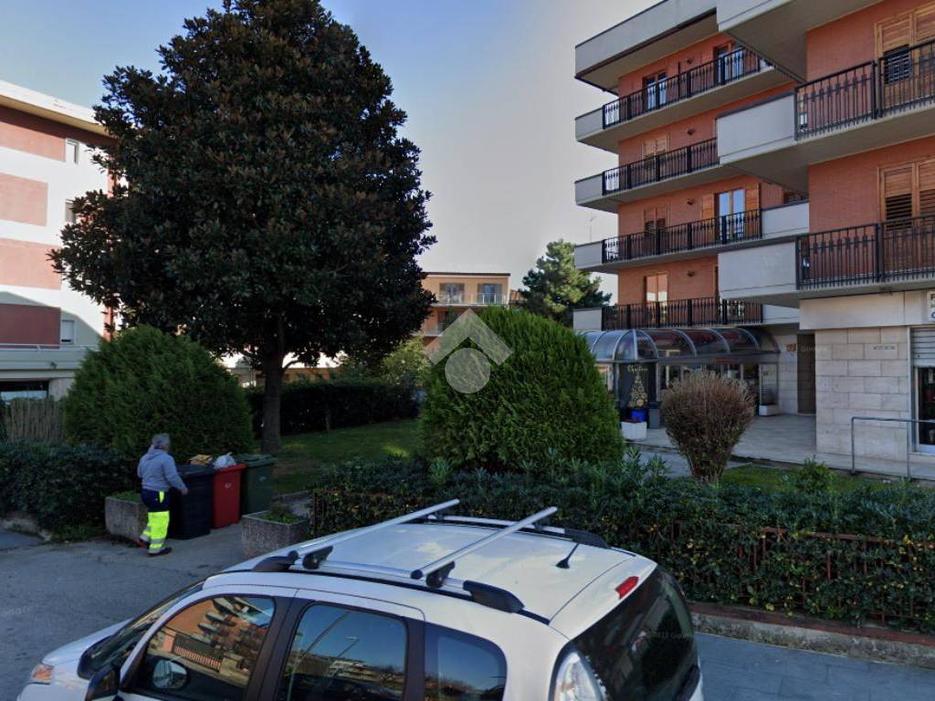 Box / garage a Avellino in Via Salvatore Pescatori, 137 - Foto 4