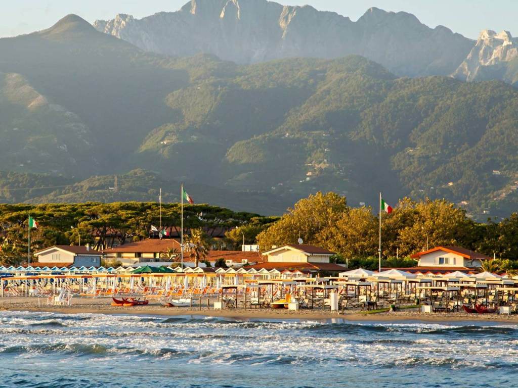 Villa a Forte dei marmi in Via Sant'Ermete, 37 - Foto 5