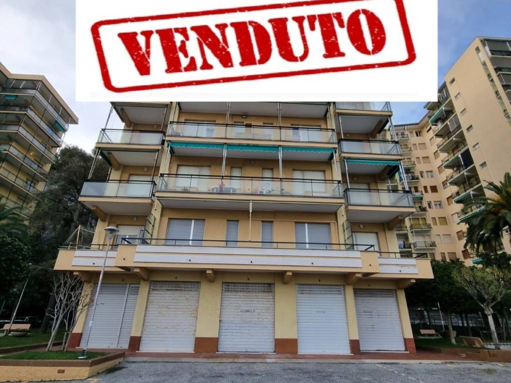 Appartamento a Spotorno in Via Costantino - Foto 3