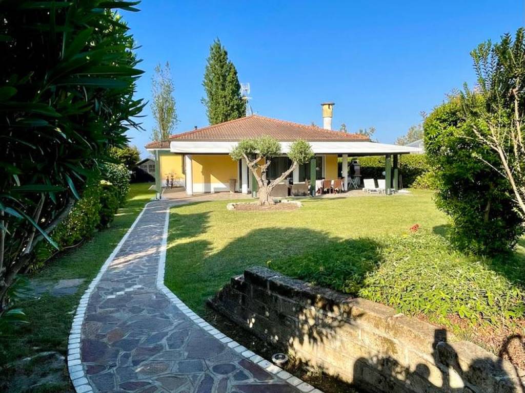 Villa a Rosolina in Via dell'Ippocastano - Foto 2