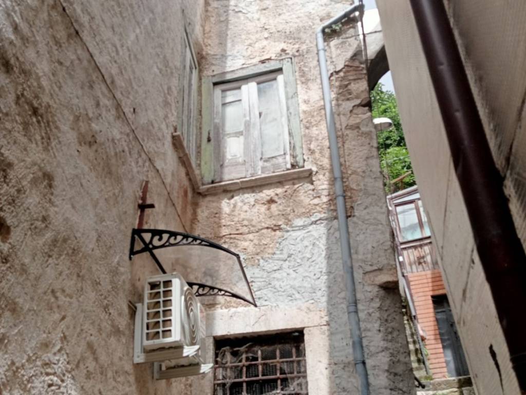 Palazzo / stabile a Roccamandolfi in Via Roma, 30 - Foto 3