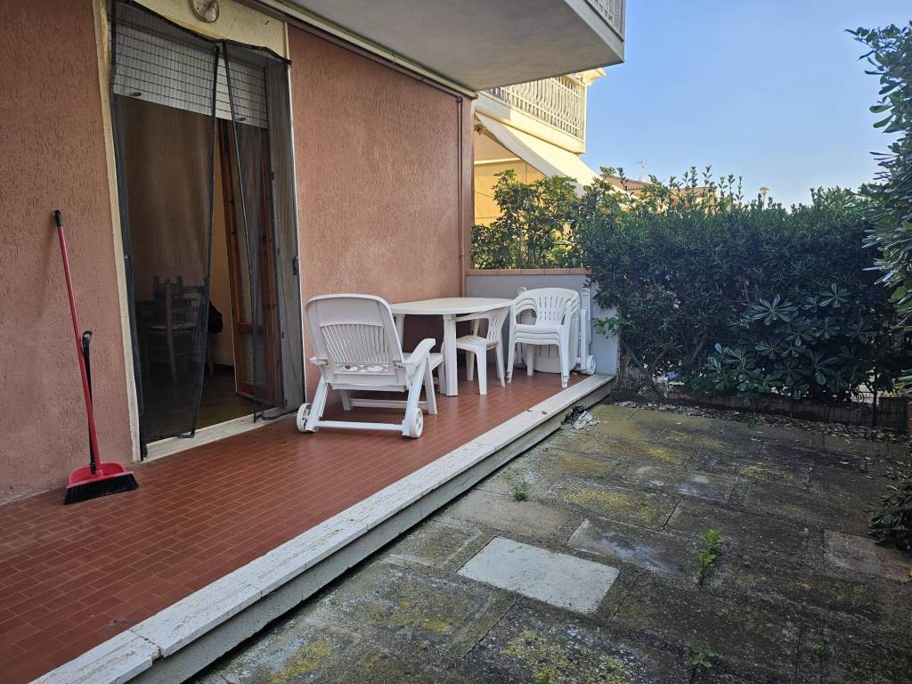 Appartamento a Follonica in Via Litoranea, 138 - Foto 2
