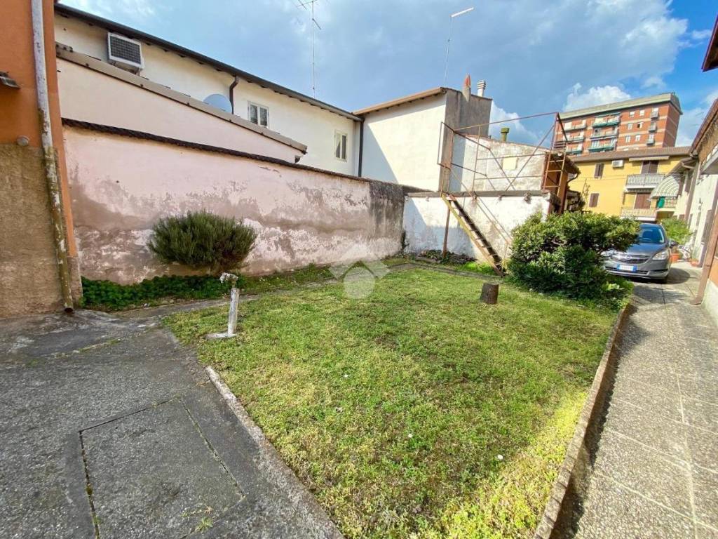Casa indipendente a San giovanni lupatoto in Via A. Volta, 21 - Foto 3