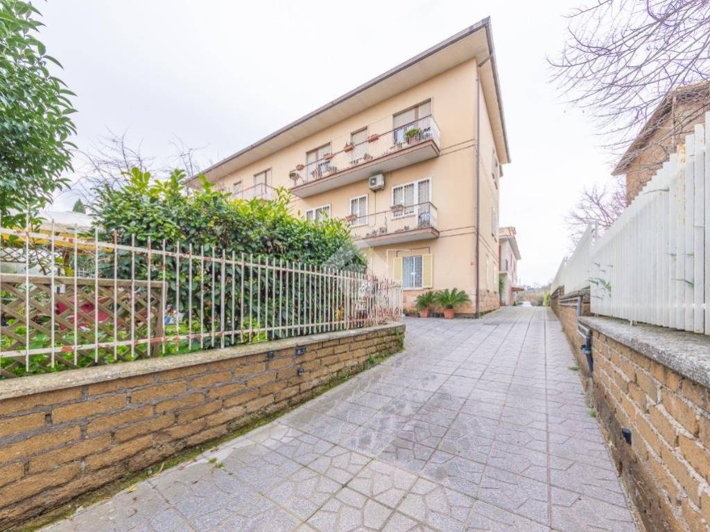 Appartamento a Roma in Via casale di santa maria, 40 - Foto 2