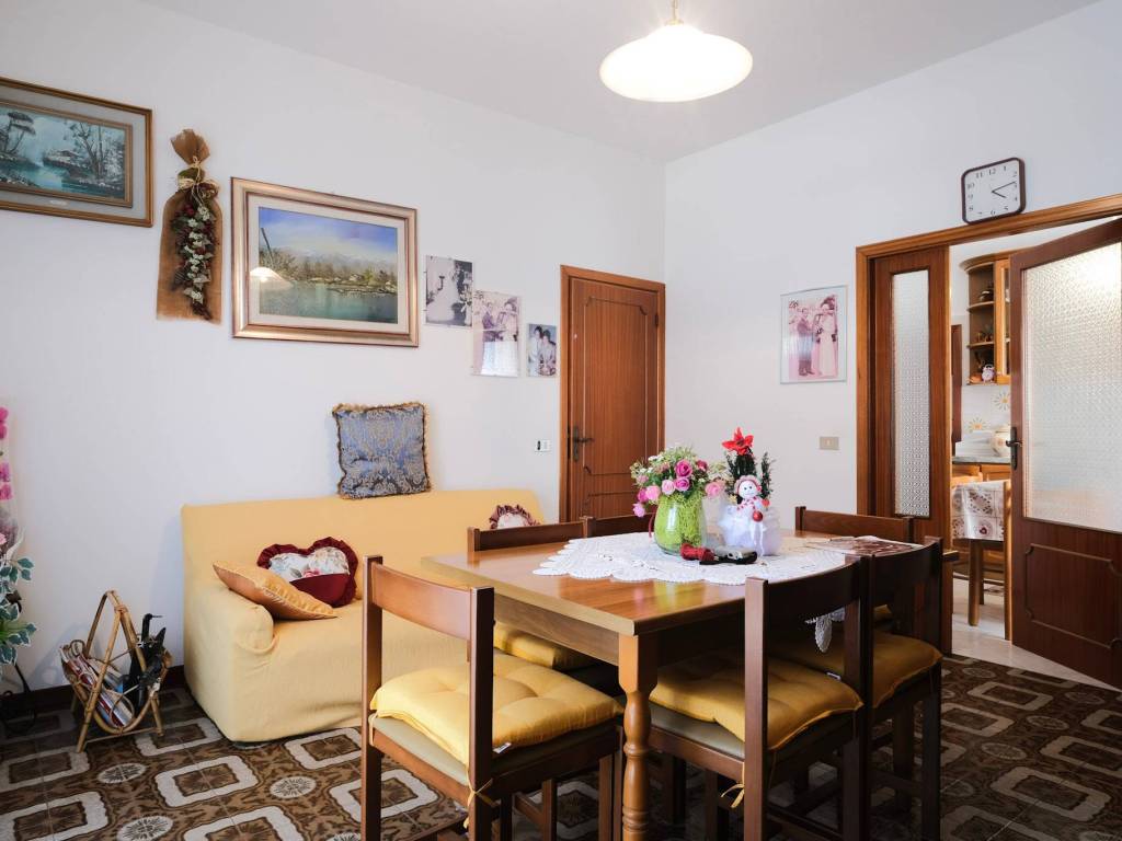 Appartamento a Riccione in Viale Cosenza, 3 - Foto 2