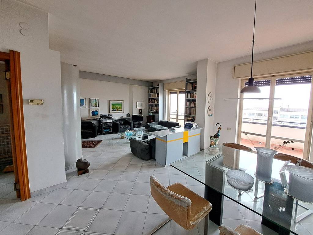 Appartamento a Salerno in Via Gennaro Buongiorno, 3 - Foto 2