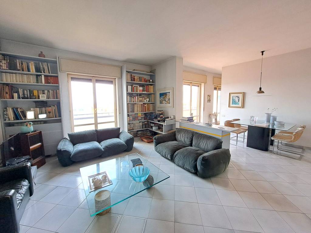 Appartamento a Salerno in Via Gennaro Buongiorno, 3 - Foto 4