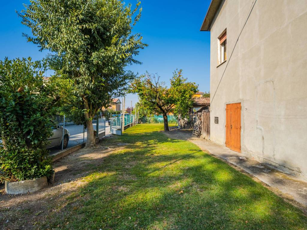 Casa indipendente a San giovanni in persiceto in Via Cento - Foto 2