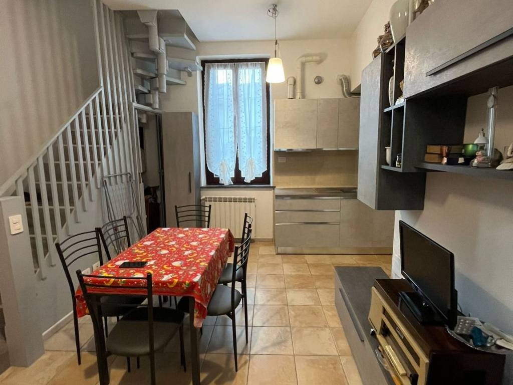 Appartamento a Cabiate in Via Giacomo Matteotti, 73 - Foto 2