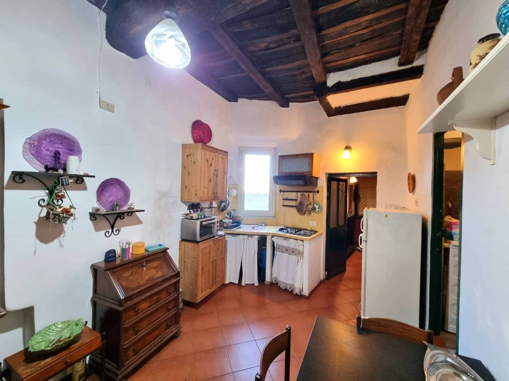 Appartamento a Caprarola in Via Borgo Vecchio, 71 - Foto 3