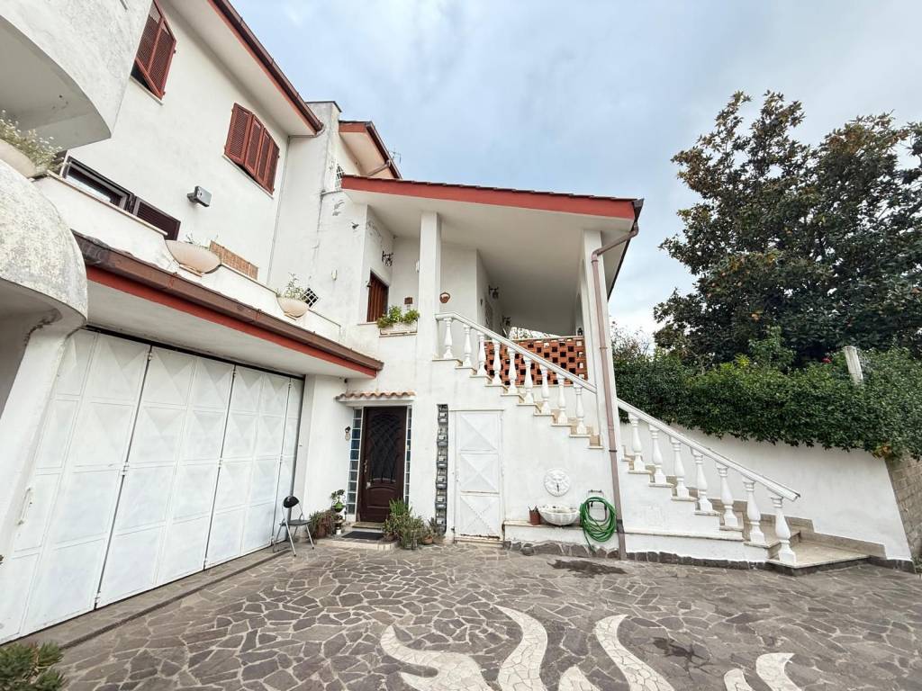 Villa a Ciampino in Via Doganale - Foto 3