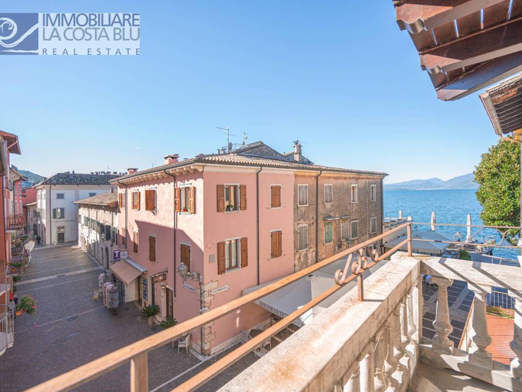 Appartamento a Torri del benaco in Piazza Umberto I - Foto 2