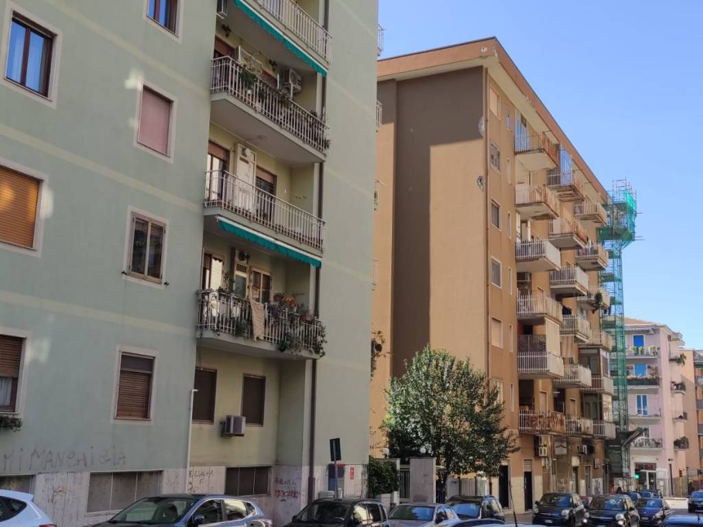 Appartamento a Salerno in Via Medaglie d'Oro - Foto 2