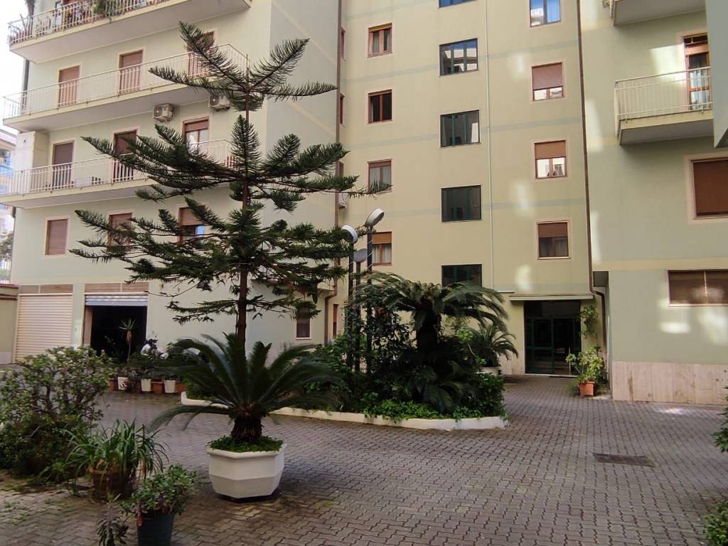 Appartamento a Salerno in Via Medaglie d'Oro - Foto 3