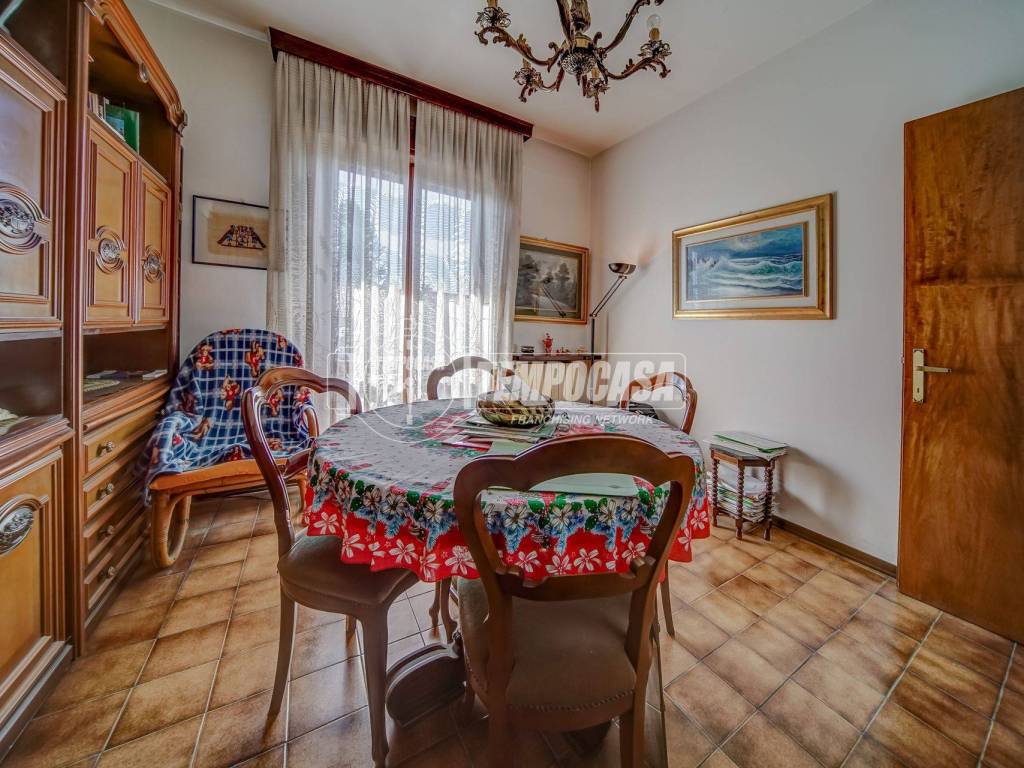 Appartamento a Angera in Via Don Bosco 2 - Foto 4