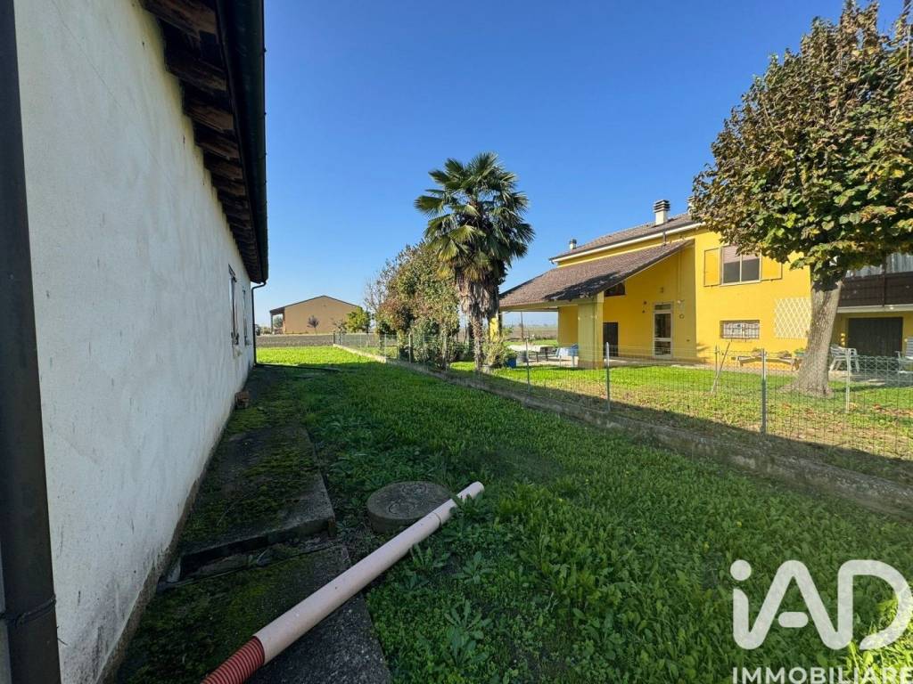 Villa a Mirandola in Via Circonvallazione, 20 - Foto 4