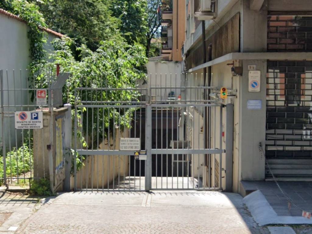 Box / garage a Bologna in Piazza Mascarella, 7 - Foto 2