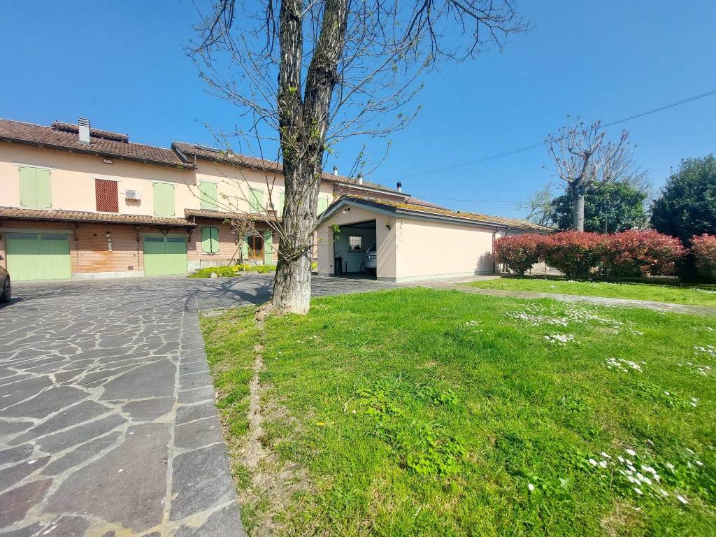 Rustico / casale a Guastalla in Via Roncaglio Superiore - Foto 2