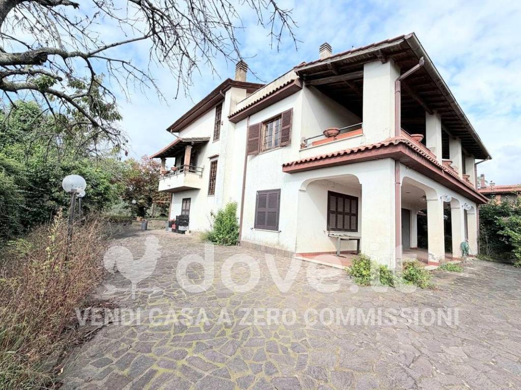 Villa a Velletri in Via della Faiola, 54 - Foto 3