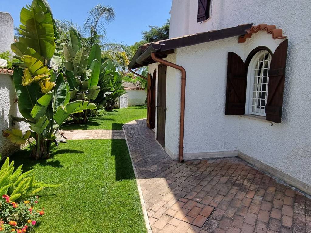 Villa a San felice circeo in Piazza John Fitzgerald Kennedy - Foto 3