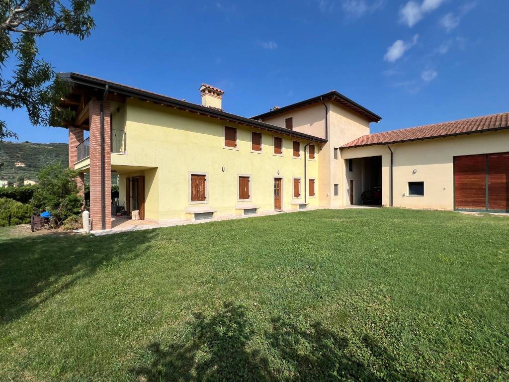 Villa a Verona in Via Valpantena - Foto 4