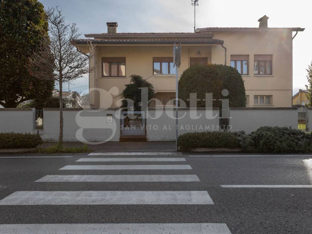 Villa a San vito al tagliamento in Via Francesco Sbroiavacca, 53 - Foto 2