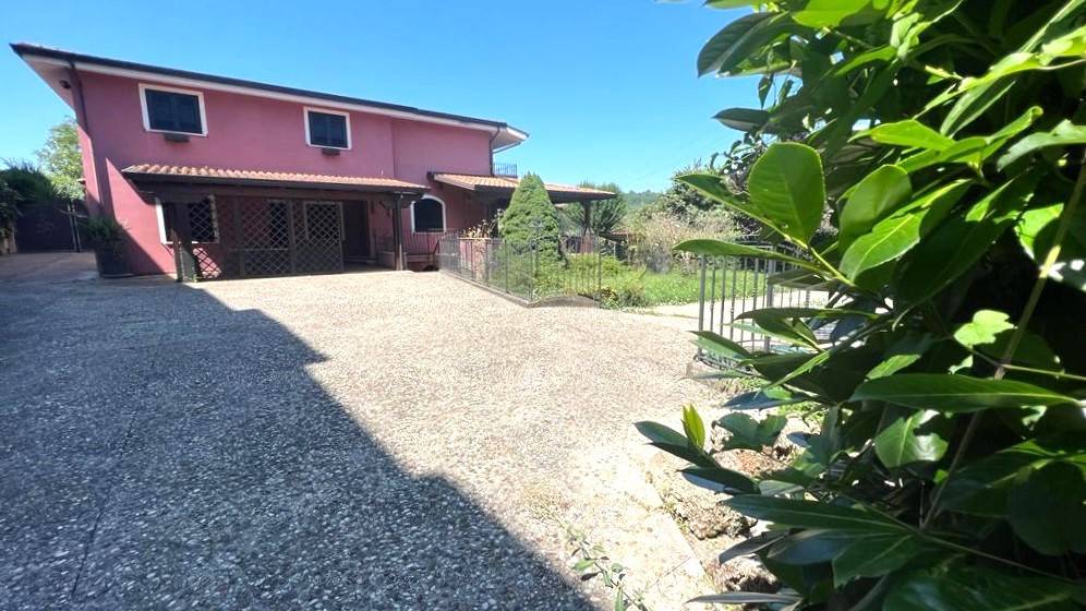 Villa a Isola del liri in Via Carnello, 442 - Foto 3