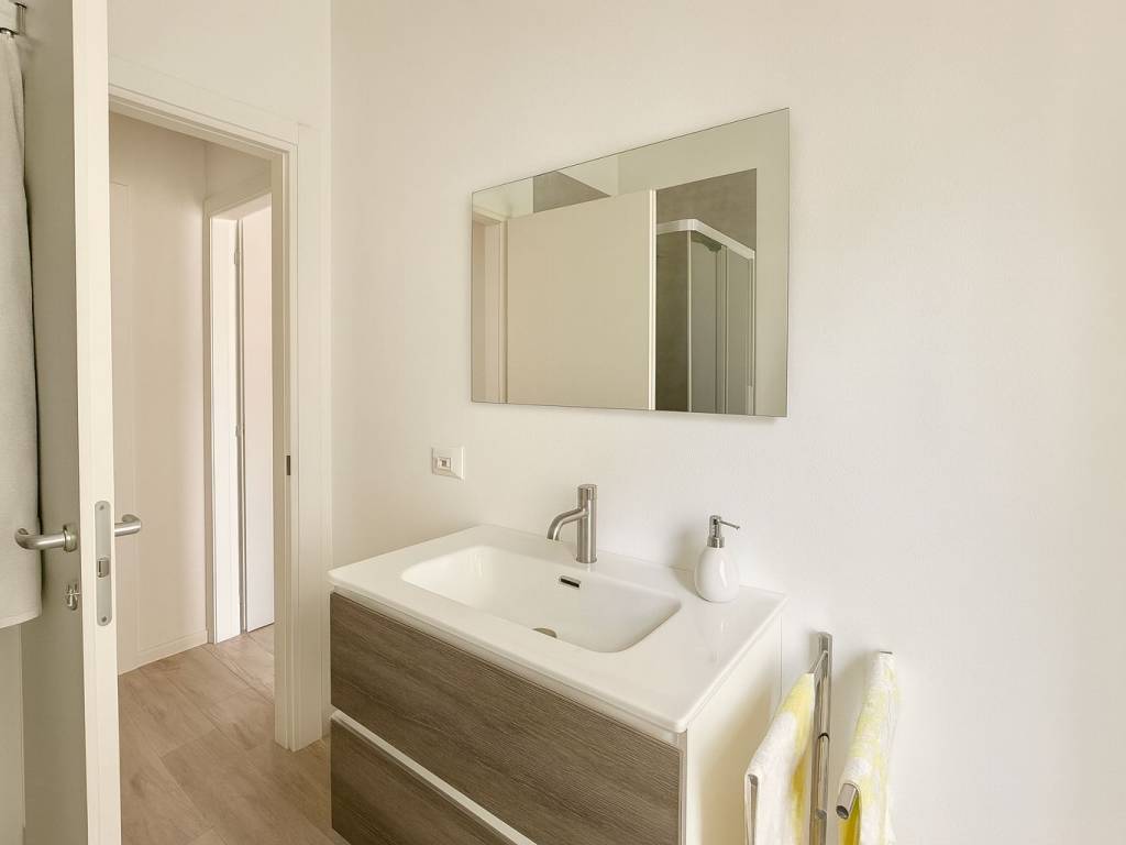 Appartamento a Arona in Via Giovanni Carosio - Foto 5