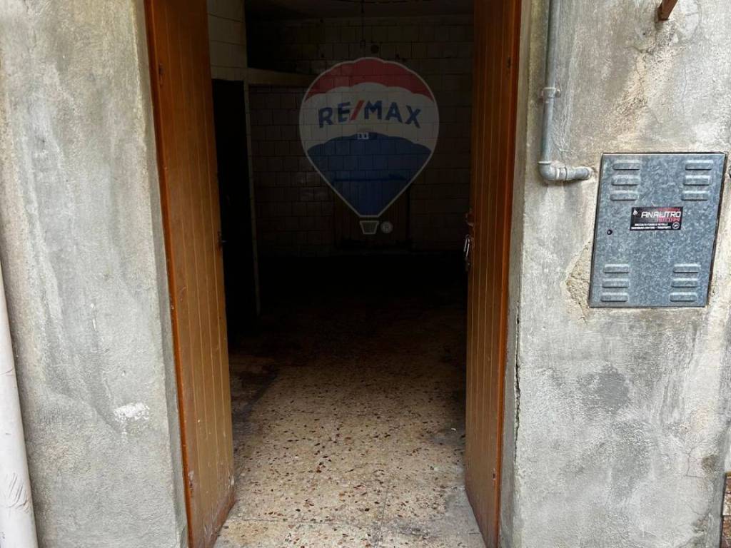 Casa indipendente a Valguarnera caropepe in Piazza Trinacria, 4 - Foto 2