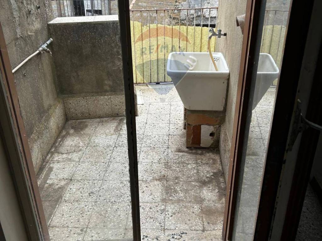 Casa indipendente a Valguarnera caropepe in Piazza Trinacria, 4 - Foto 3