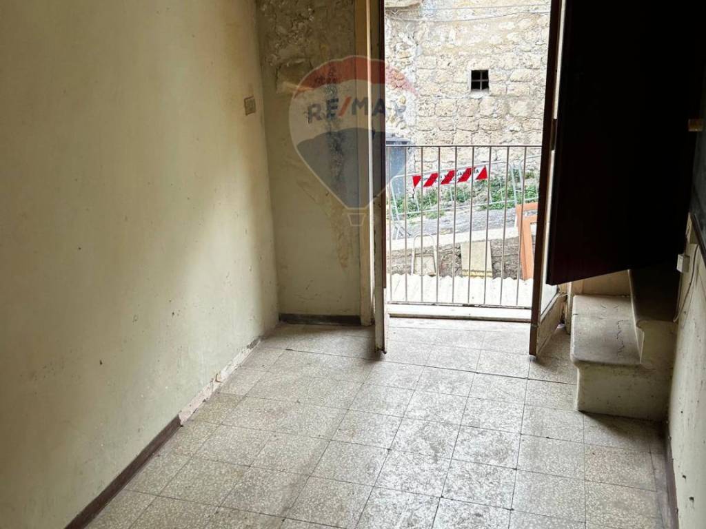 Casa indipendente a Valguarnera caropepe in Piazza Trinacria, 4 - Foto 4