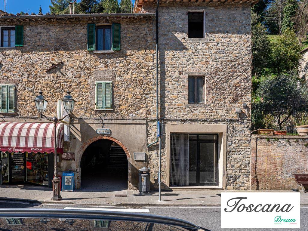 Attico / mansarda a Castelnuovo di val di cecina in Vicolo Sotto l'Arco - Foto 3