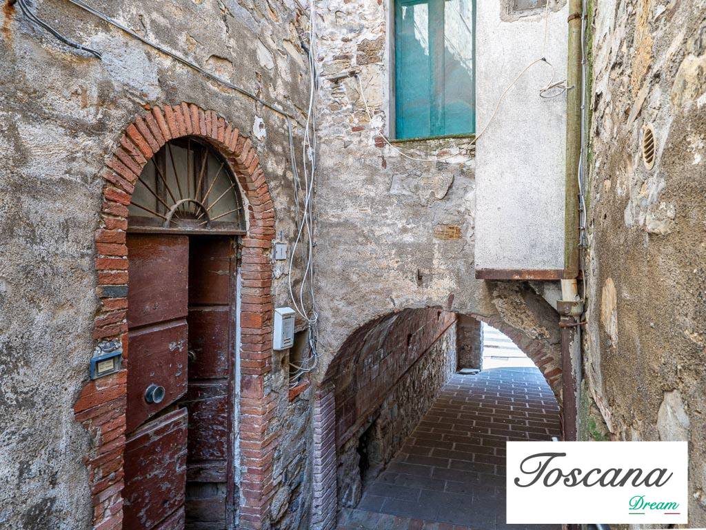 Attico / mansarda a Castelnuovo di val di cecina in Vicolo Sotto l'Arco - Foto 4