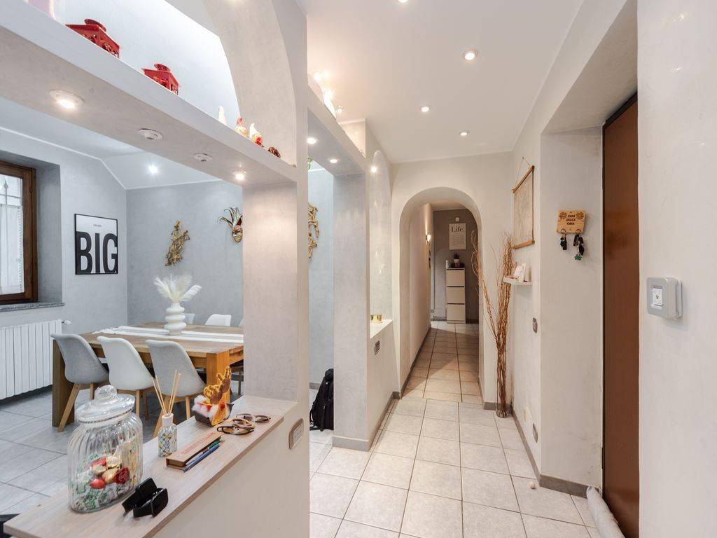 Appartamento a Barzanò in Via Prebone, 30 - Foto 2