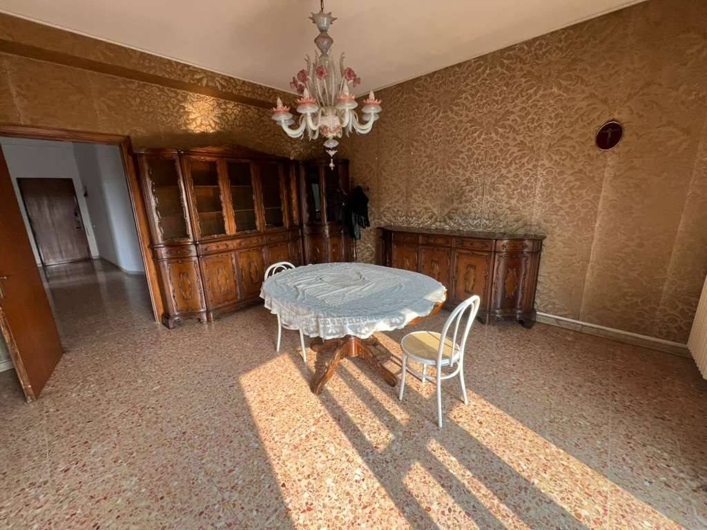 Appartamento a Gallarate in Via Michelangelo Buonarroti, 18 - Foto 3