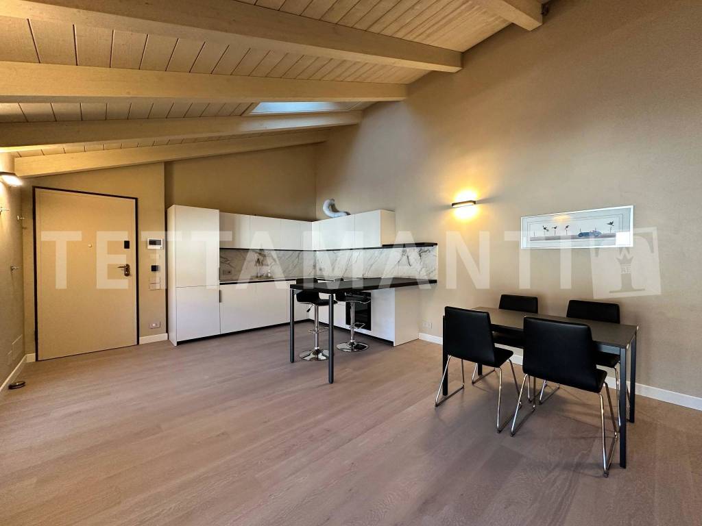 Appartamento a Como in Via Alessandro Volta, 85 - Foto 2